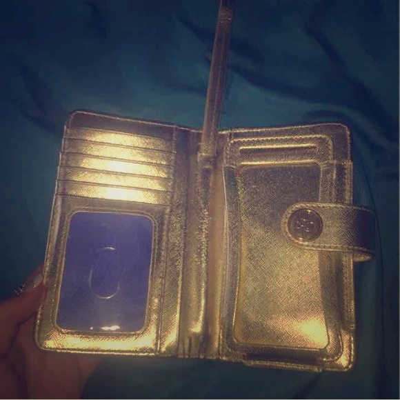 Lilly Wallet - Picture 2 of 3